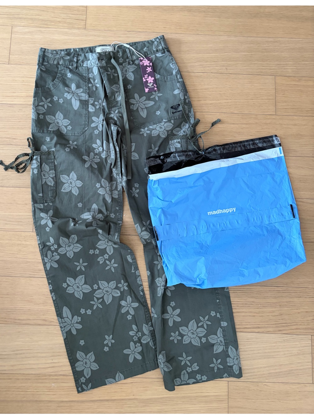 Madhappy Roxy Hibiscus Cargo Pants Floral  Camo
